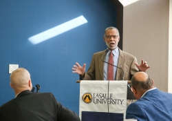 Building a Quality and Effective Mentoring Program with Senator Art Haywood (D-Philadelphia/Montgomery) Jan. 28, 2018. James Robinson | Pennsylvania Senate Democratic Caucus