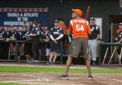 September 24, 2018: Senator Art Haywood participates in the 3rd annual Capitol All-Stars Game to fight hunger.