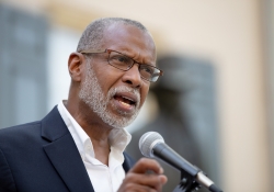 September 29, 2018: Senator Art Haywood hosts a rally to Impeach Trump Rally at Vernon Park.