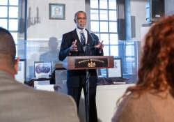 December 2, 2019 – Senator Art Haywood (D-Montgomery/Philadelphia) joined local elected officials for a dual event focused on economic justice: Senator Haywood announced the People’s Budget and the completion of the Poverty Report at the Johnson House Historic Site in Germantown.